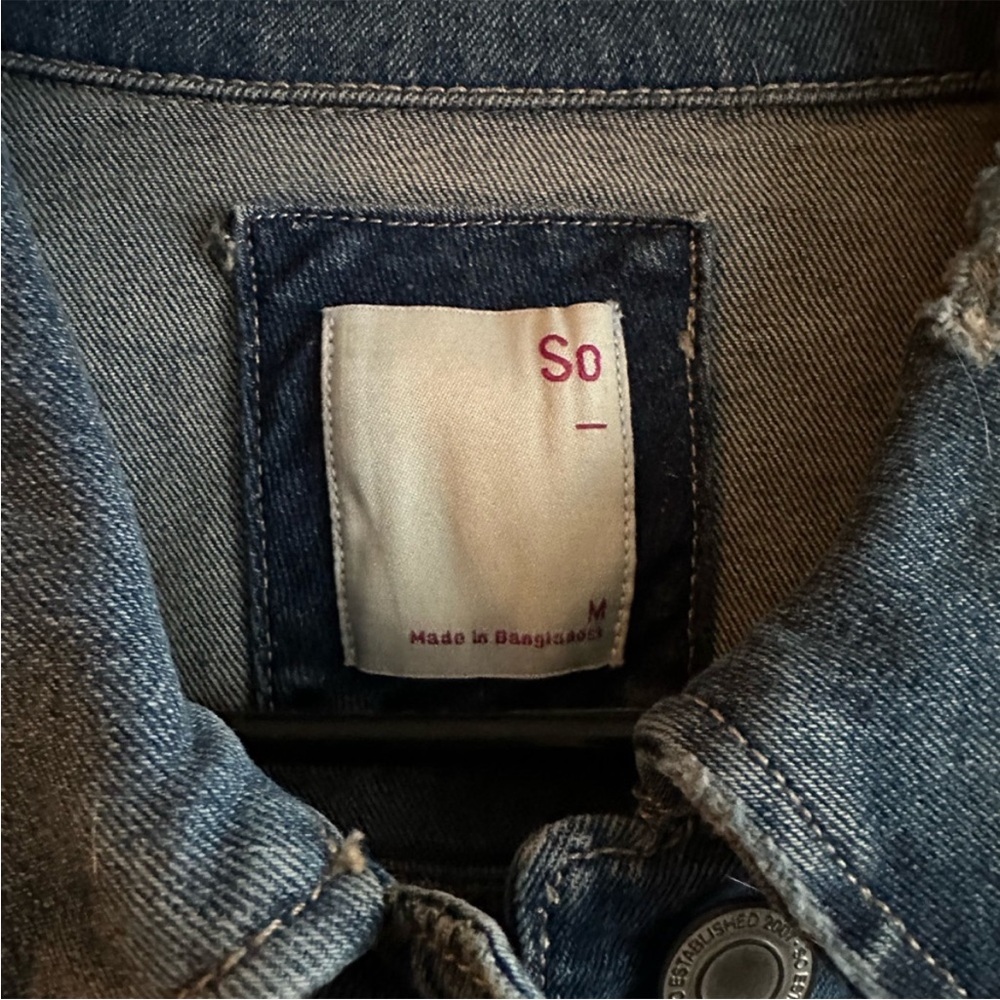 NWOT Women’s Blue Jean Jacket, Classic Oversized Denim - Picture 3 of 3